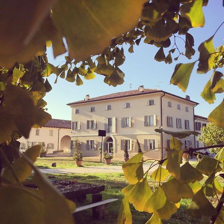 Villa Pacchioni Cavezzo Bagian luar foto